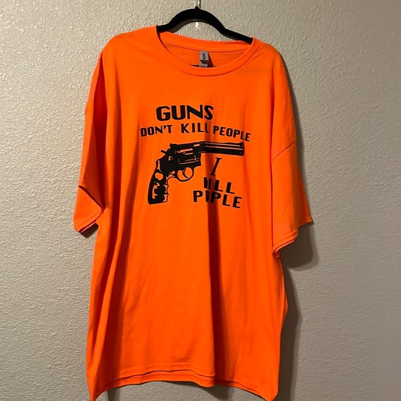 Guns don’t Kill People T shirt NWOT - Picture 1 of 5